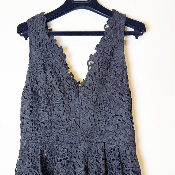 ASTR the Label V-Neck Lace Fit & Flare Dress Black L - Picture 4 of 16